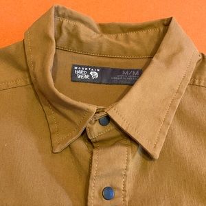 Mountain hardware mens shirt size med